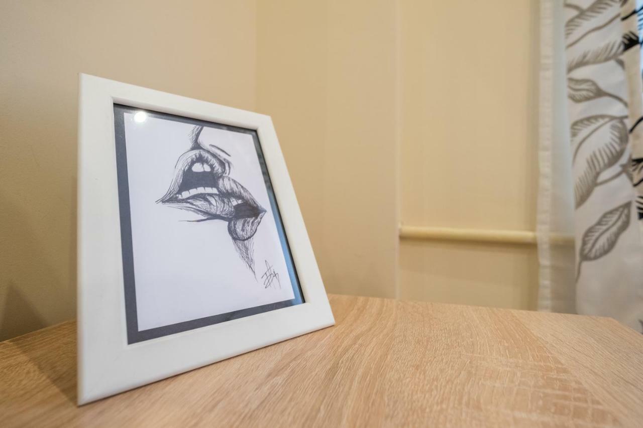 Modern 2 Bedroom Apartment Next To Vitosha Str. Sofia Zewnętrze zdjęcie